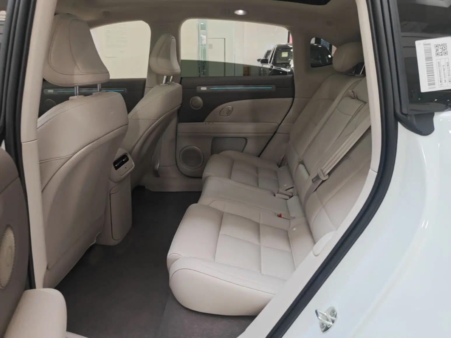IM LS6 2026 Model Range-Extending 52 Max — миниатюра 20