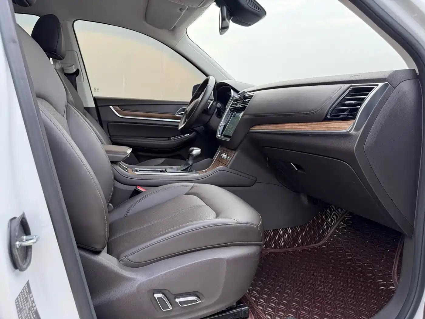 Roewe RX8 2018 30T Intelligent Internet Two-Wheel Drive Supreme Edition — миниатюра 12