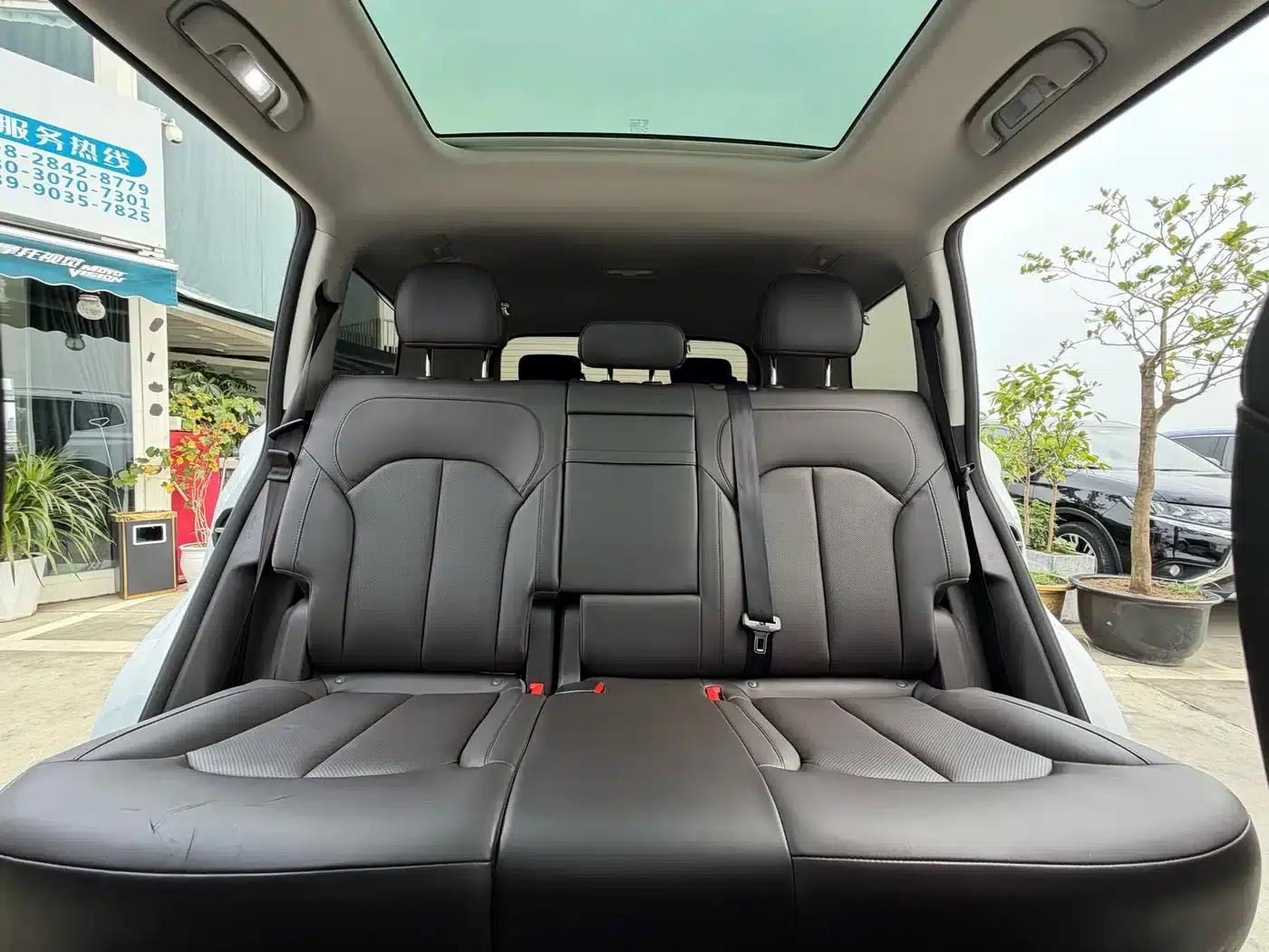 Roewe RX8 2018 30T Intelligent Internet Two-Wheel Drive Supreme Edition — миниатюра 16