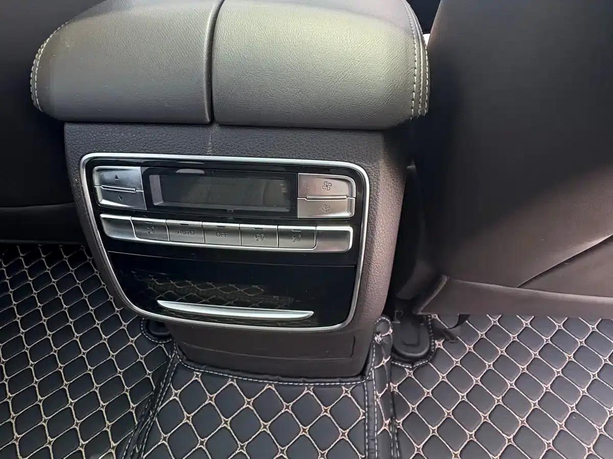 Roewe RX8 2019 30T Intelligent Connected 4WD Super Flagship Edition — миниатюра 12