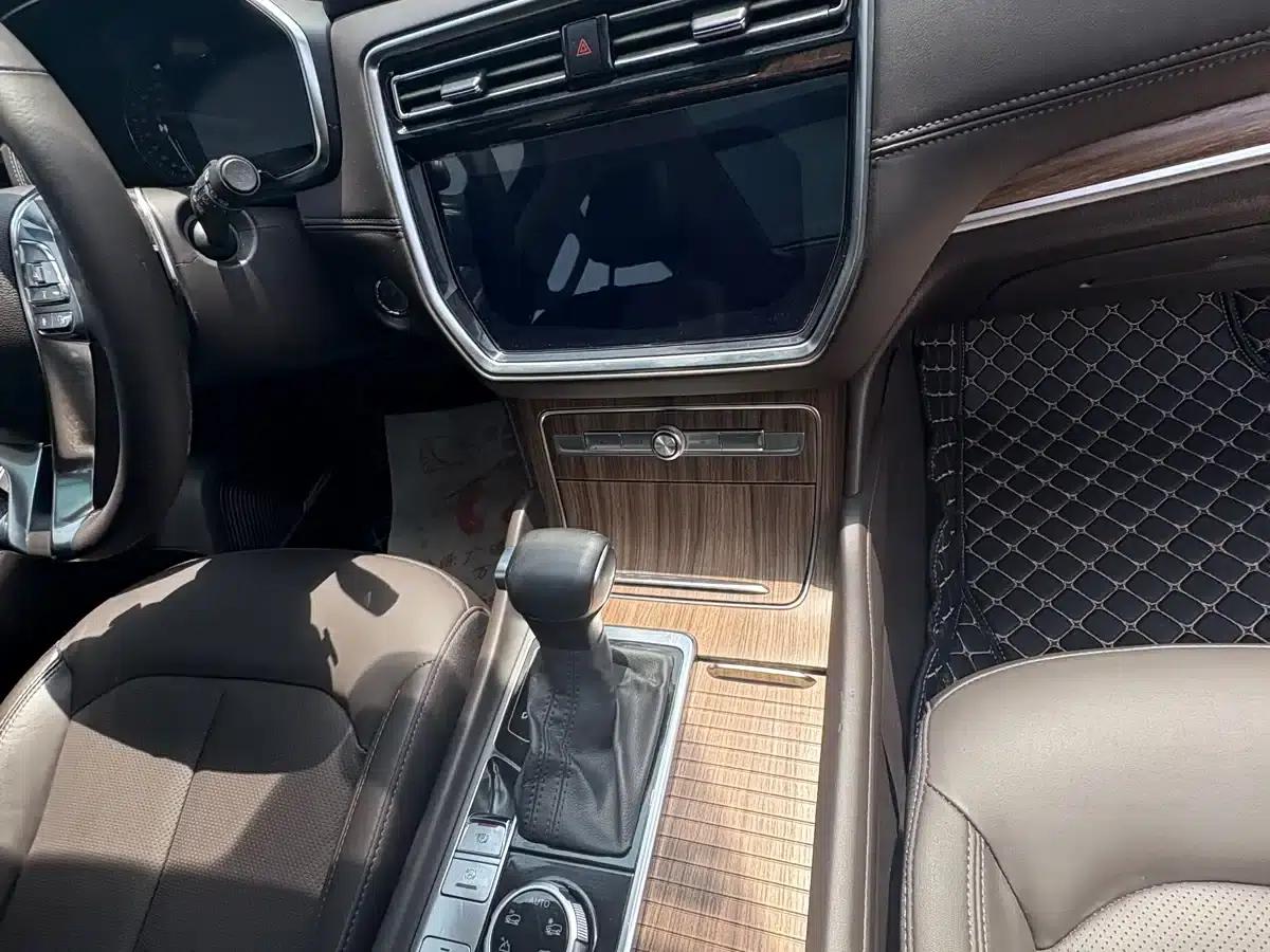Roewe RX8 2019 30T Intelligent Connected 4WD Super Flagship Edition — миниатюра 8