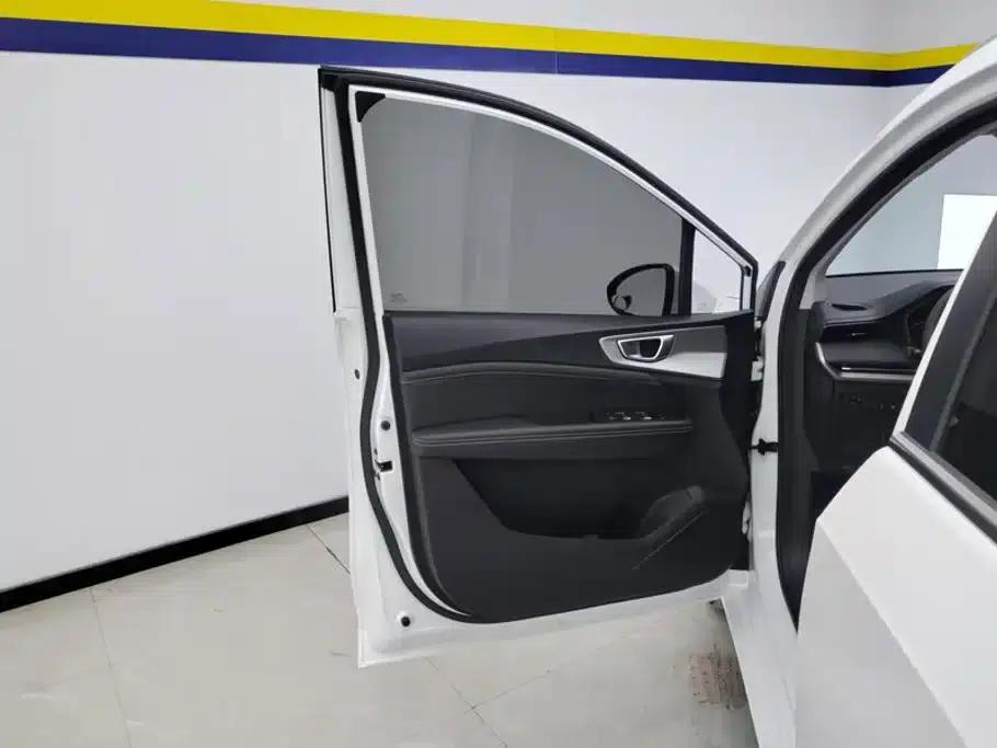 Wuling Jiachen 2022 1.5T CVT Smart Luxury Edition — миниатюра 7