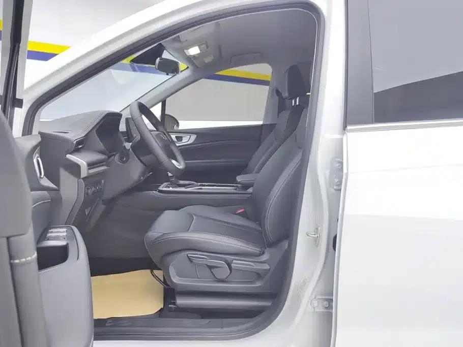 Wuling Jiachen 2022 1.5T CVT Smart Luxury Edition — миниатюра 9