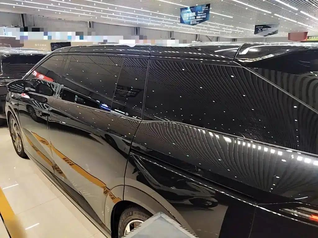 XPeng X9 2024 Model: 702kWh Ultra-Long Range (Max) — миниатюра 5