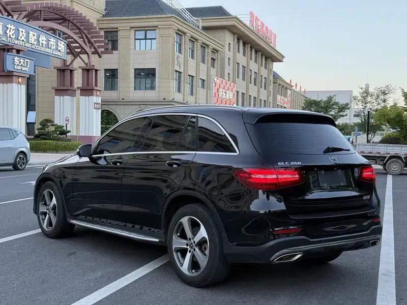 2017 Mercedes-Benz GLC 260 4MATIC Luxury — миниатюра 3
