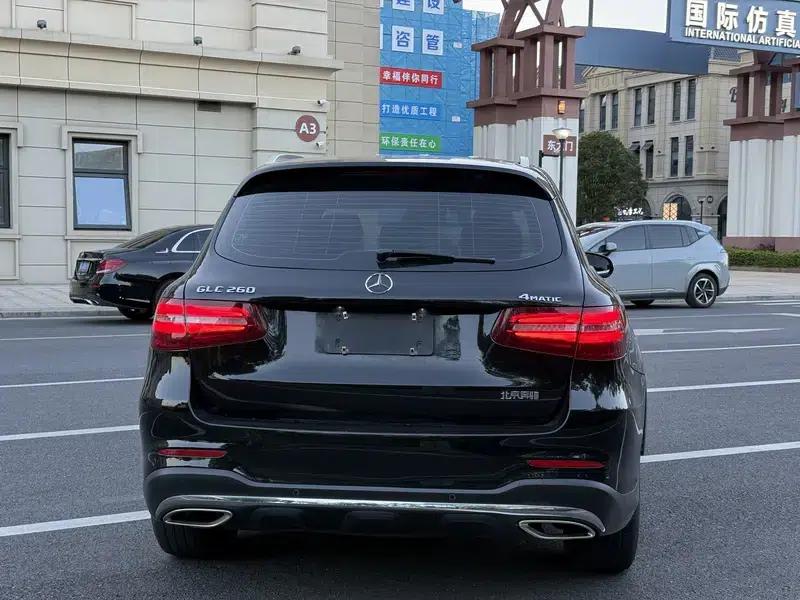 2017 Mercedes-Benz GLC 260 4MATIC Luxury — миниатюра 4