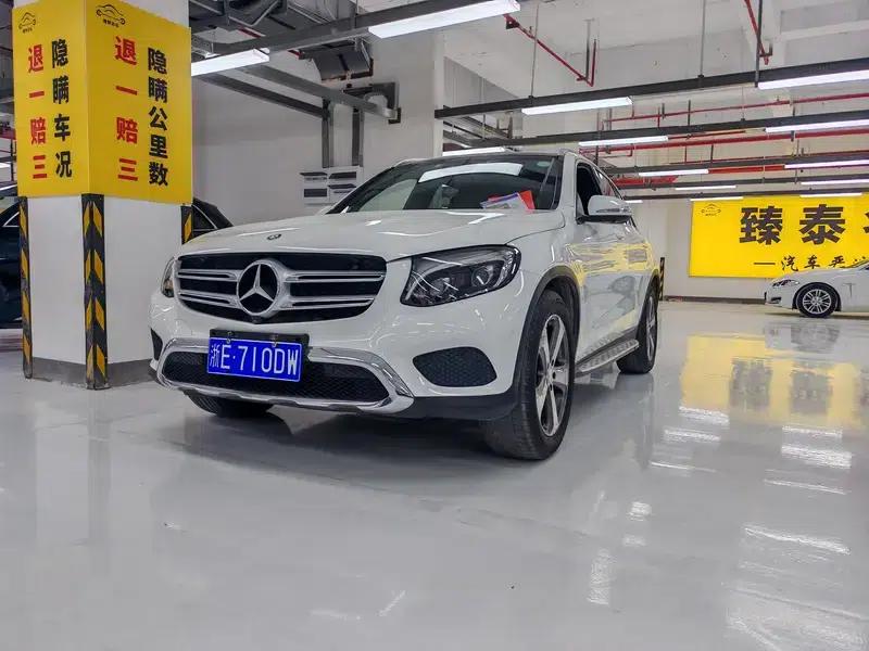 2016 Mercedes-Benz GLC 300 4MATIC Luxury — миниатюра 1