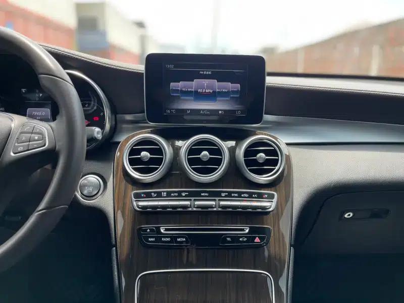 2017 Mercedes-Benz GLC 260 4MATIC Luxury — миниатюра 19