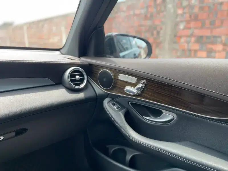 2017 Mercedes-Benz GLC 260 4MATIC Luxury — миниатюра 25