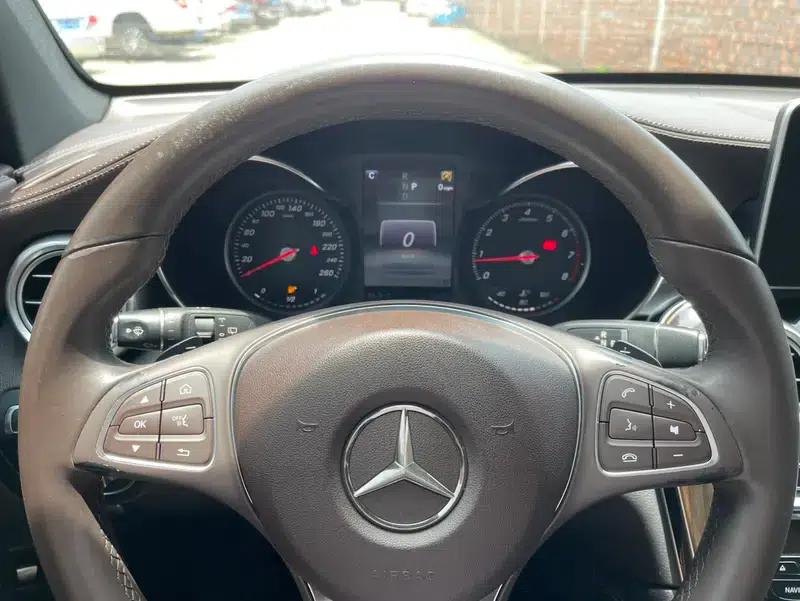 2017 Mercedes-Benz GLC 260 4MATIC Luxury — миниатюра 27