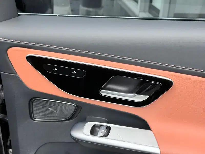 2023 Mercedes-Benz GLC 260 L 4MATIC Dynamic 7-seater — миниатюра 6