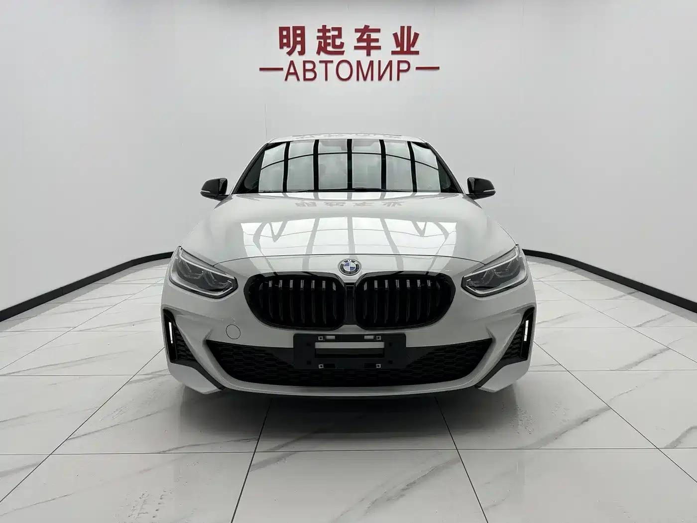 2022 BMW 1 Series 120i M Sport Shadow Edition — миниатюра 2