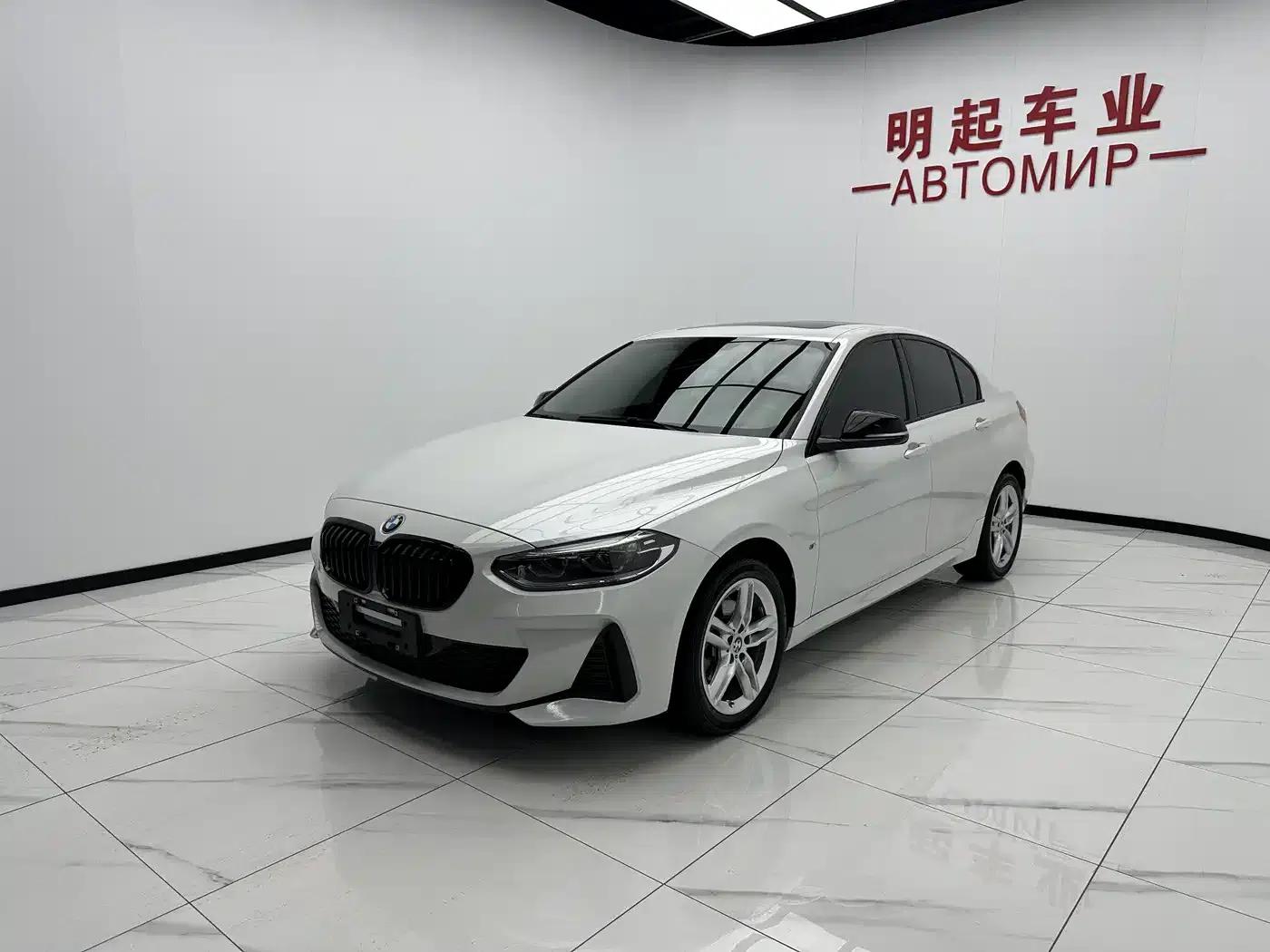2022 BMW 1 Series 120i M Sport Shadow Edition — миниатюра 4