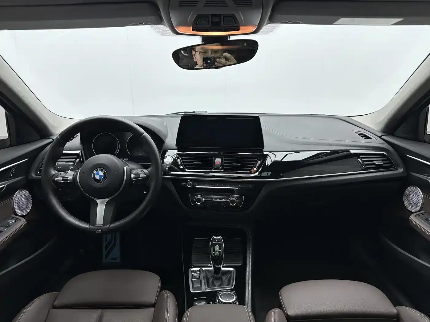 2022 BMW 1 Series 120i M Sport Shadow Edition — миниатюра 7