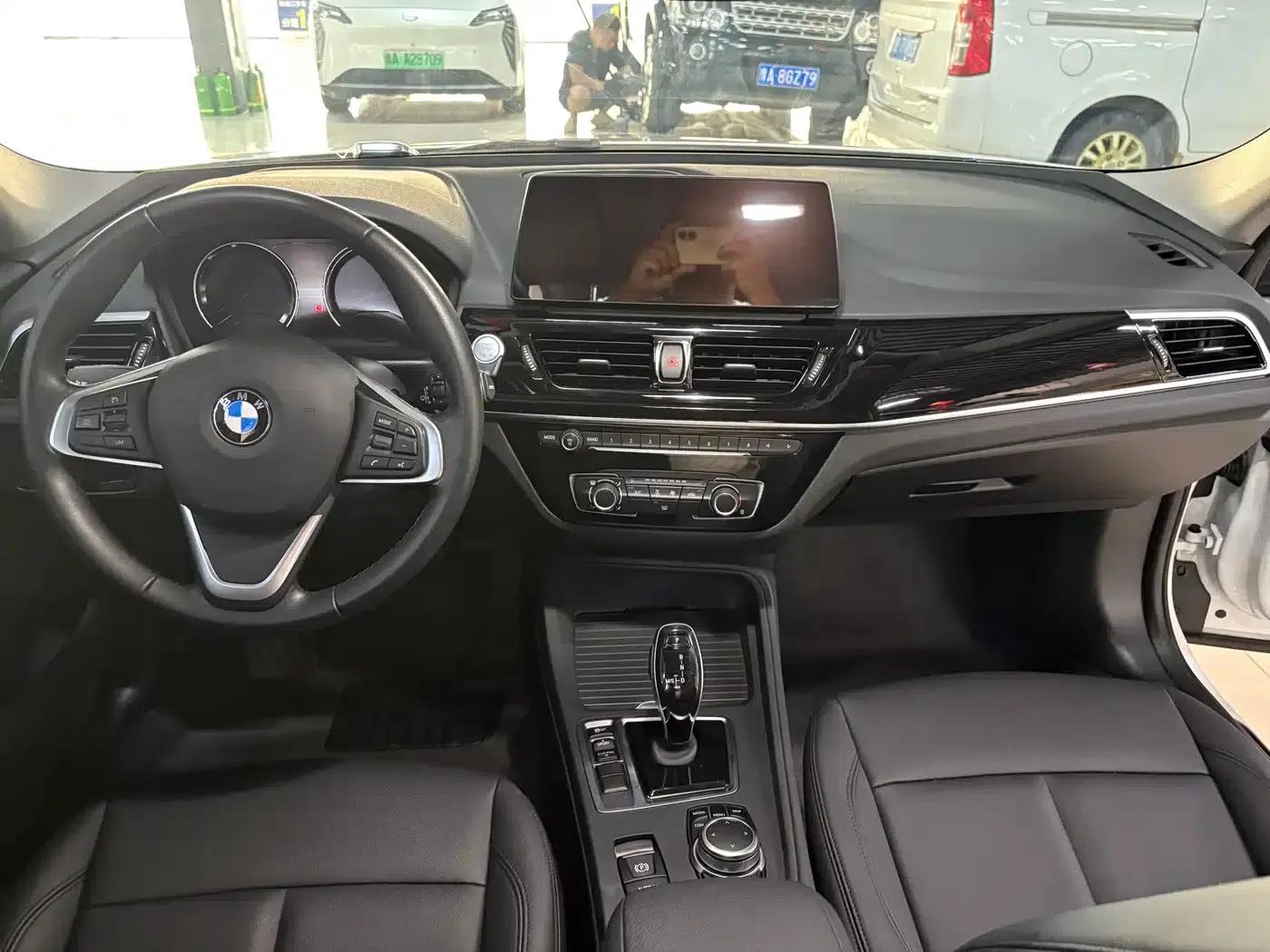 2022 BMW 1 Series 120i M Sport — миниатюра 5
