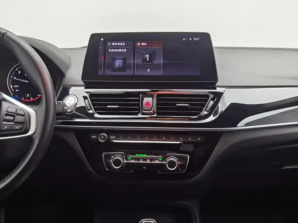 2022 BMW 1 Series 120i M Sport — миниатюра 12