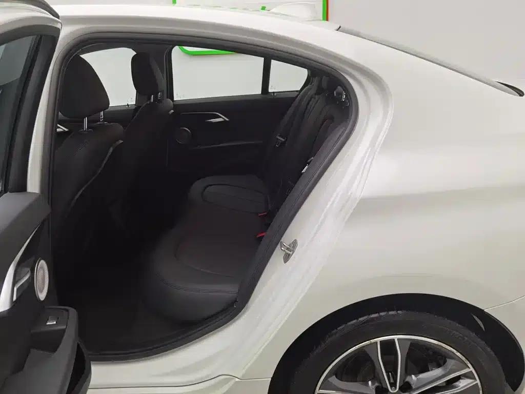 2022 BMW 1 Series 120i M Sport — миниатюра 15