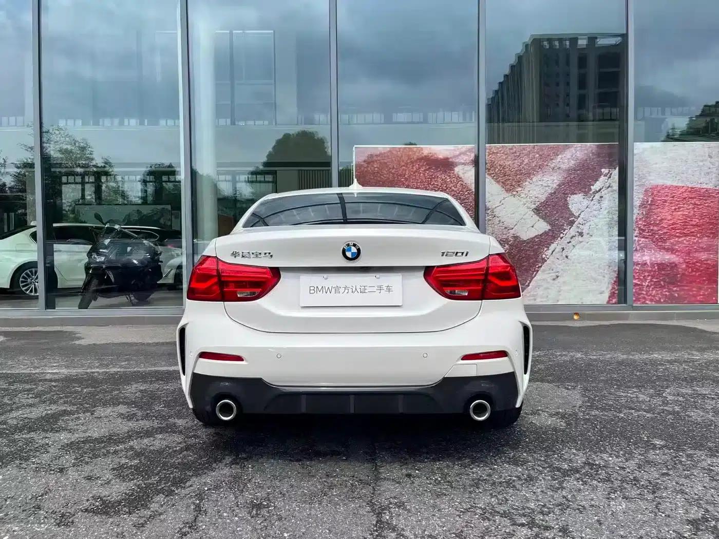 2020 BMW 1 Series 120i M Sport Package — миниатюра 3
