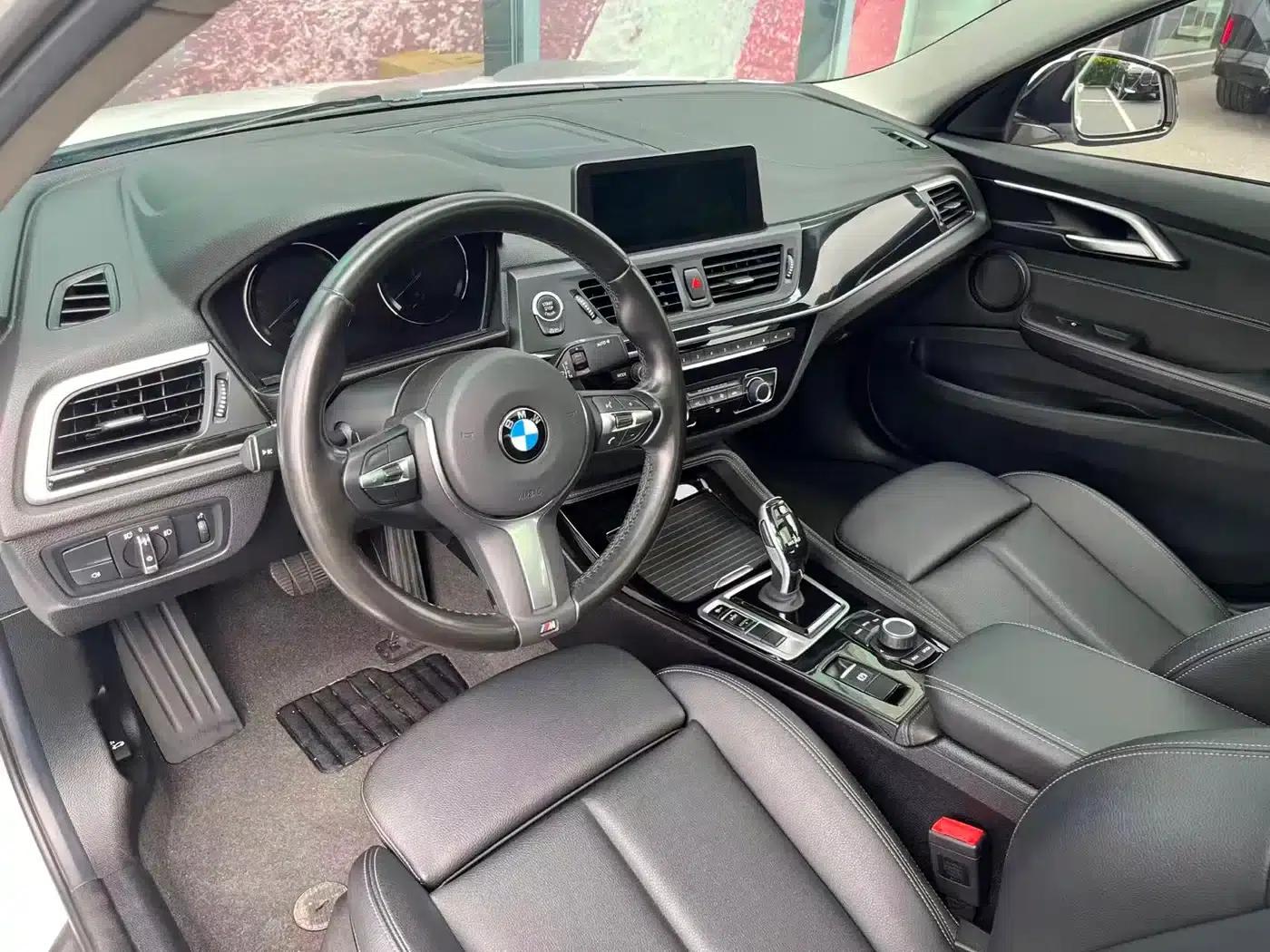 2020 BMW 1 Series 120i M Sport Package — миниатюра 10