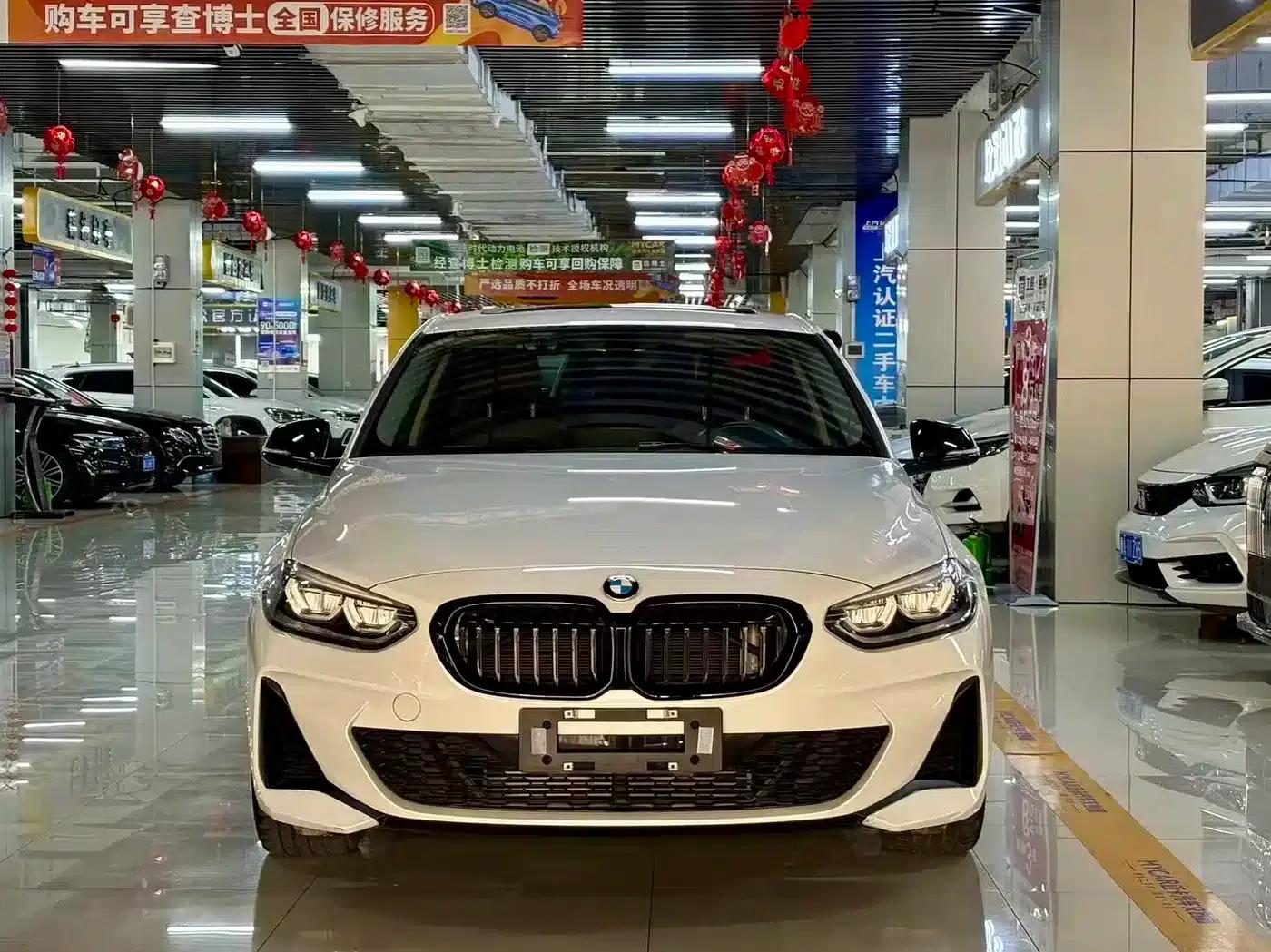 2022 BMW 1 Series 120i M Sport Shadow Edition — миниатюра 2