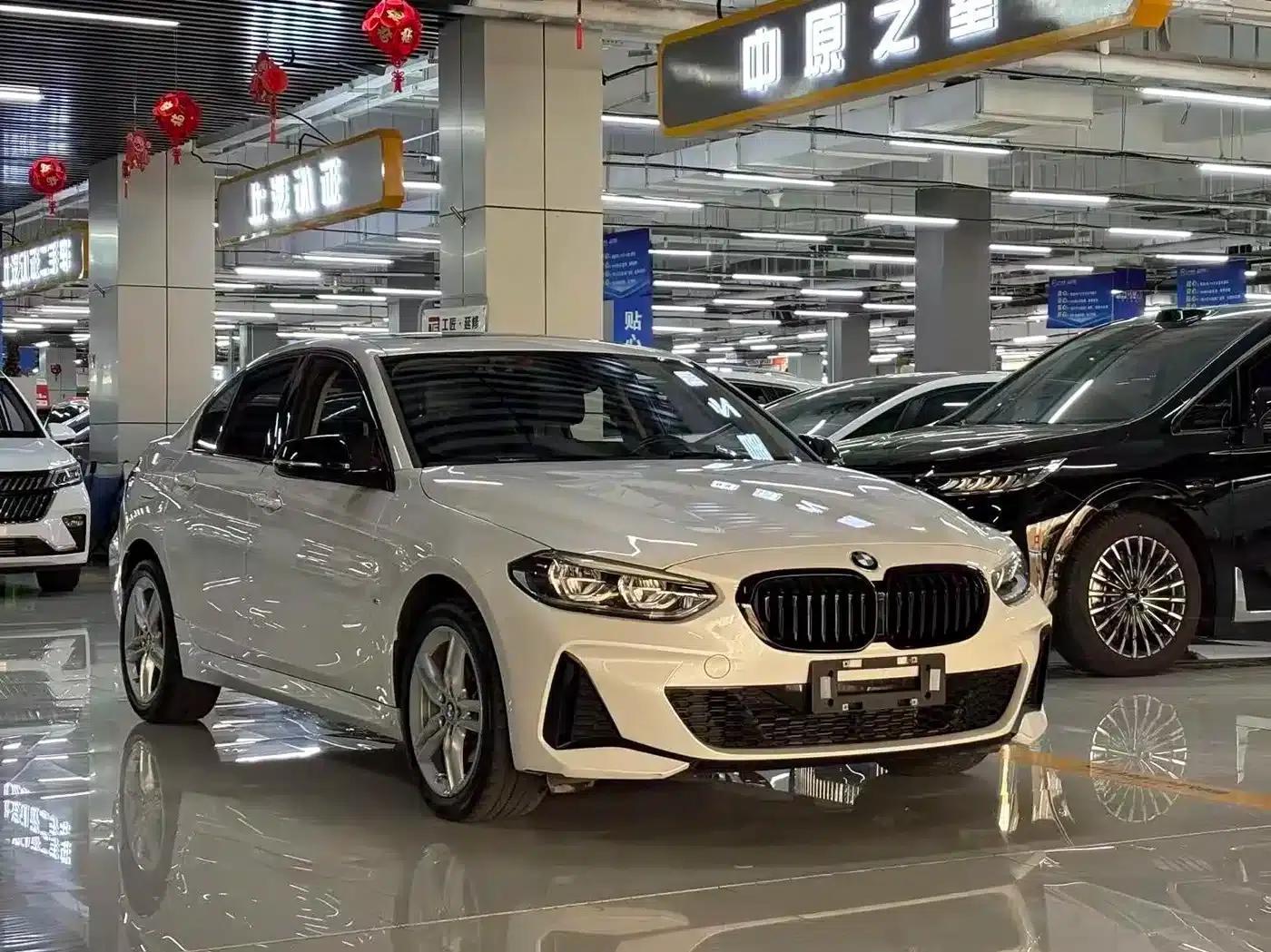 2022 BMW 1 Series 120i M Sport Shadow Edition — миниатюра 3