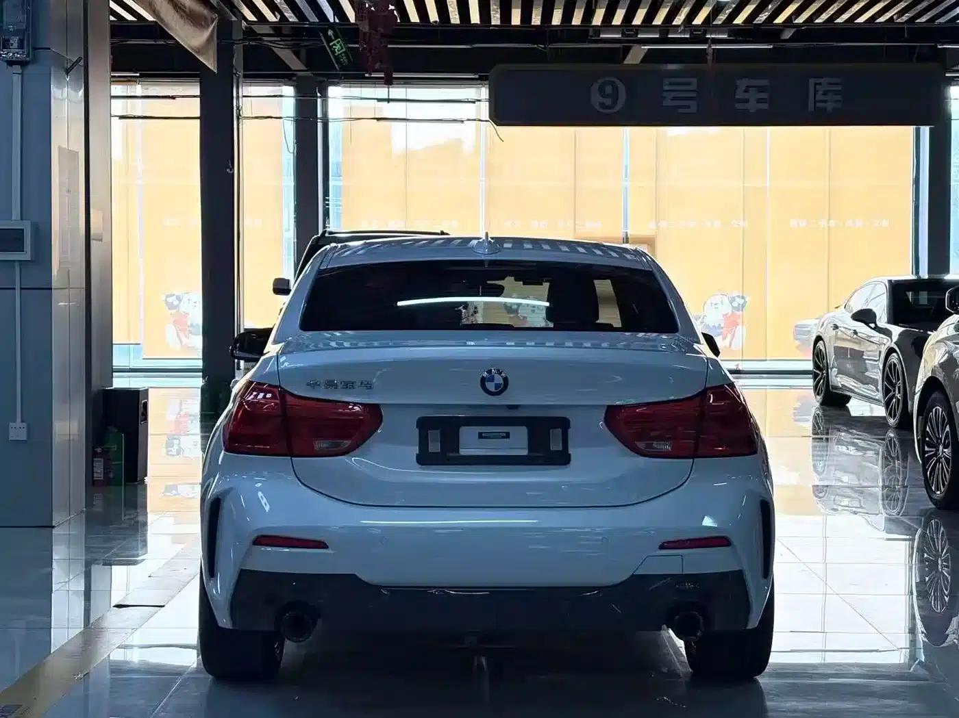 2022 BMW 1 Series 120i M Sport Shadow Edition — миниатюра 8