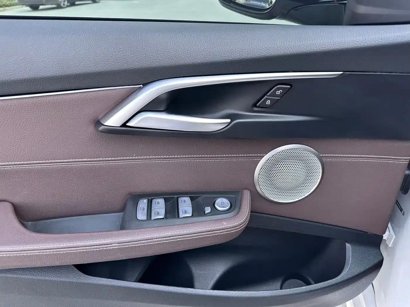 2021 BMW 1 Series 120i M Sport Shadow Edition — миниатюра 11