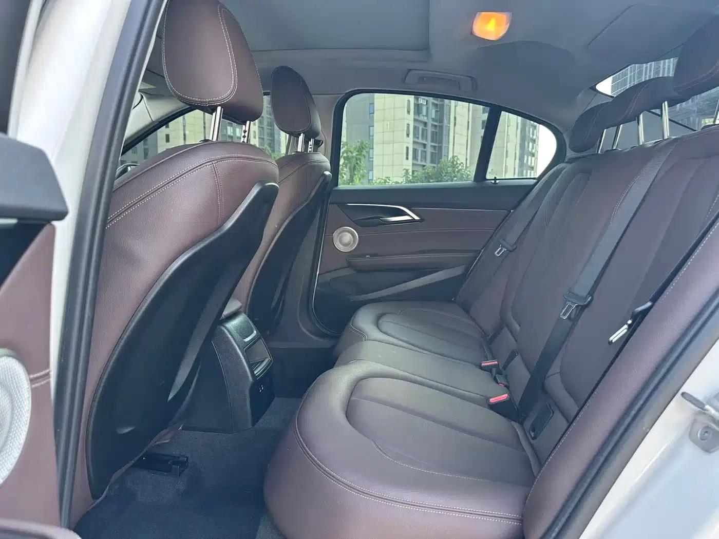2021 BMW 1 Series 120i M Sport Shadow Edition — миниатюра 16