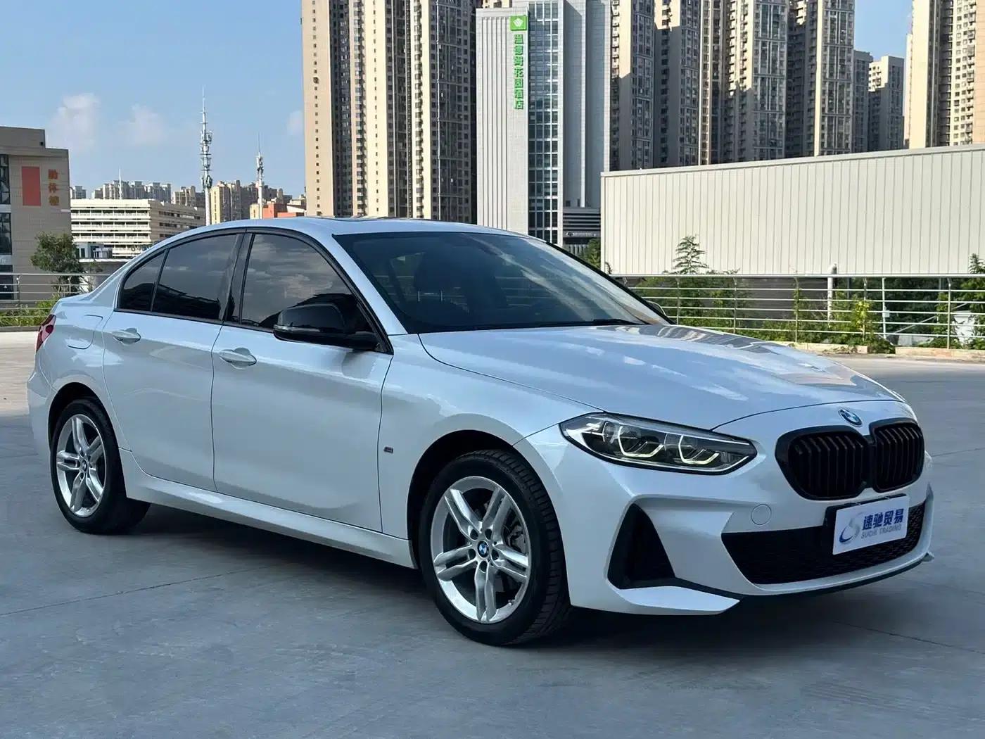 2021 BMW 1 Series 120i M Sport Shadow Edition — миниатюра 3