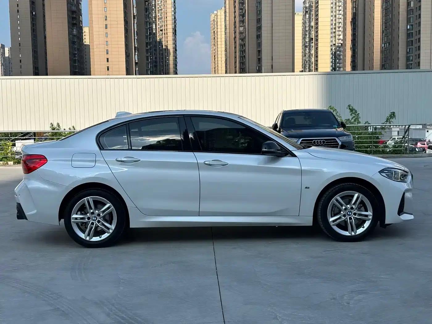 2021 BMW 1 Series 120i M Sport Shadow Edition — миниатюра 8