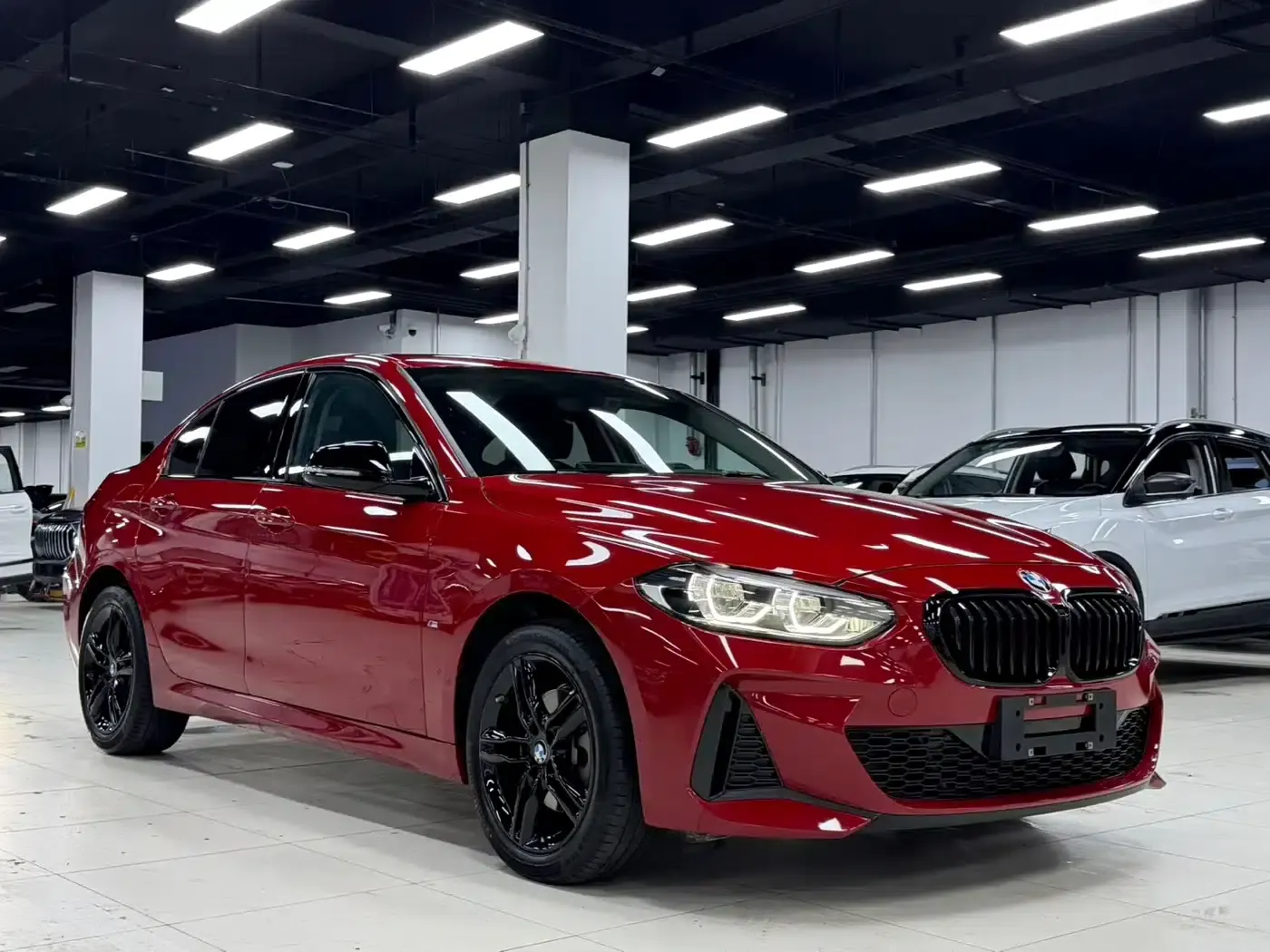 2022 BMW 1 Series 120i M Sport Shadow Edition — миниатюра 3