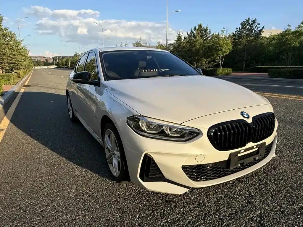 BMW 1 Series 2023 120i M Sport Shadow Edition — миниатюра 3