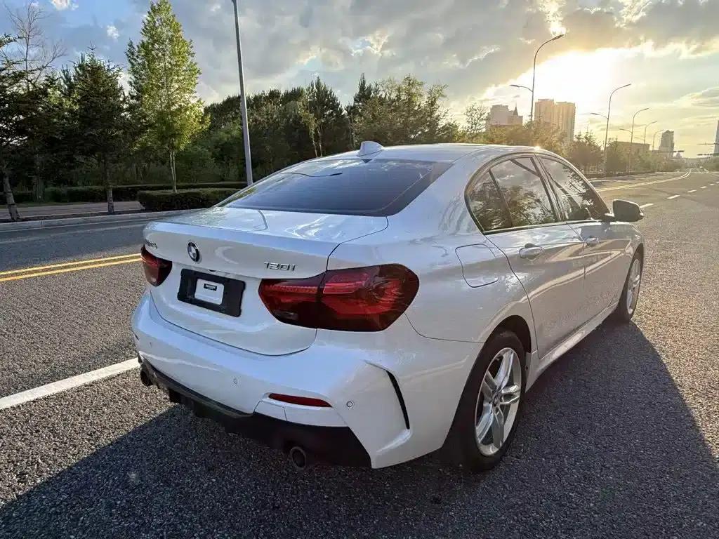BMW 1 Series 2023 120i M Sport Shadow Edition — миниатюра 6