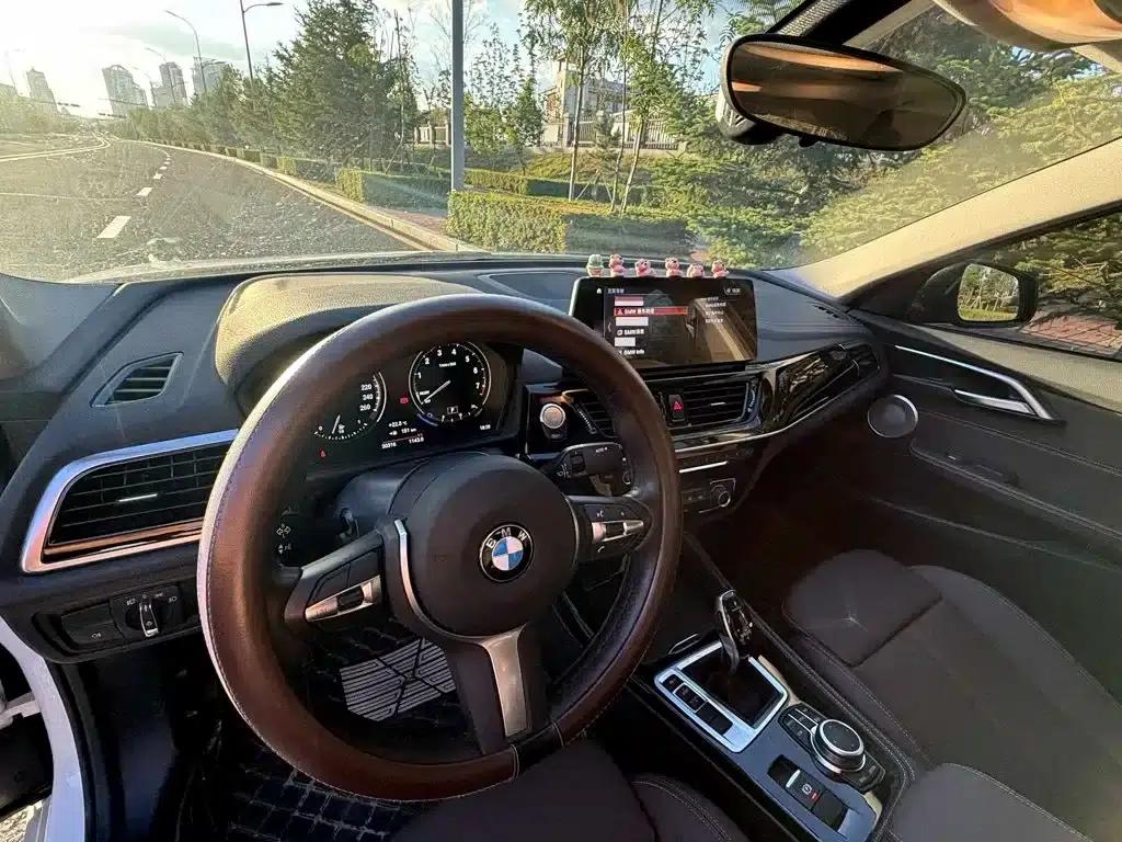 BMW 1 Series 2023 120i M Sport Shadow Edition — миниатюра 8