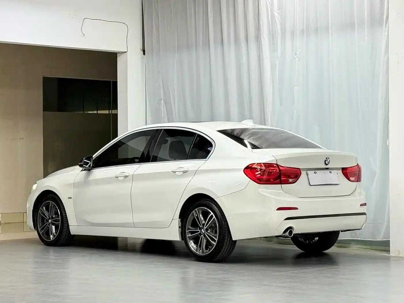2018 BMW 1 Series 118i Sport — миниатюра 2