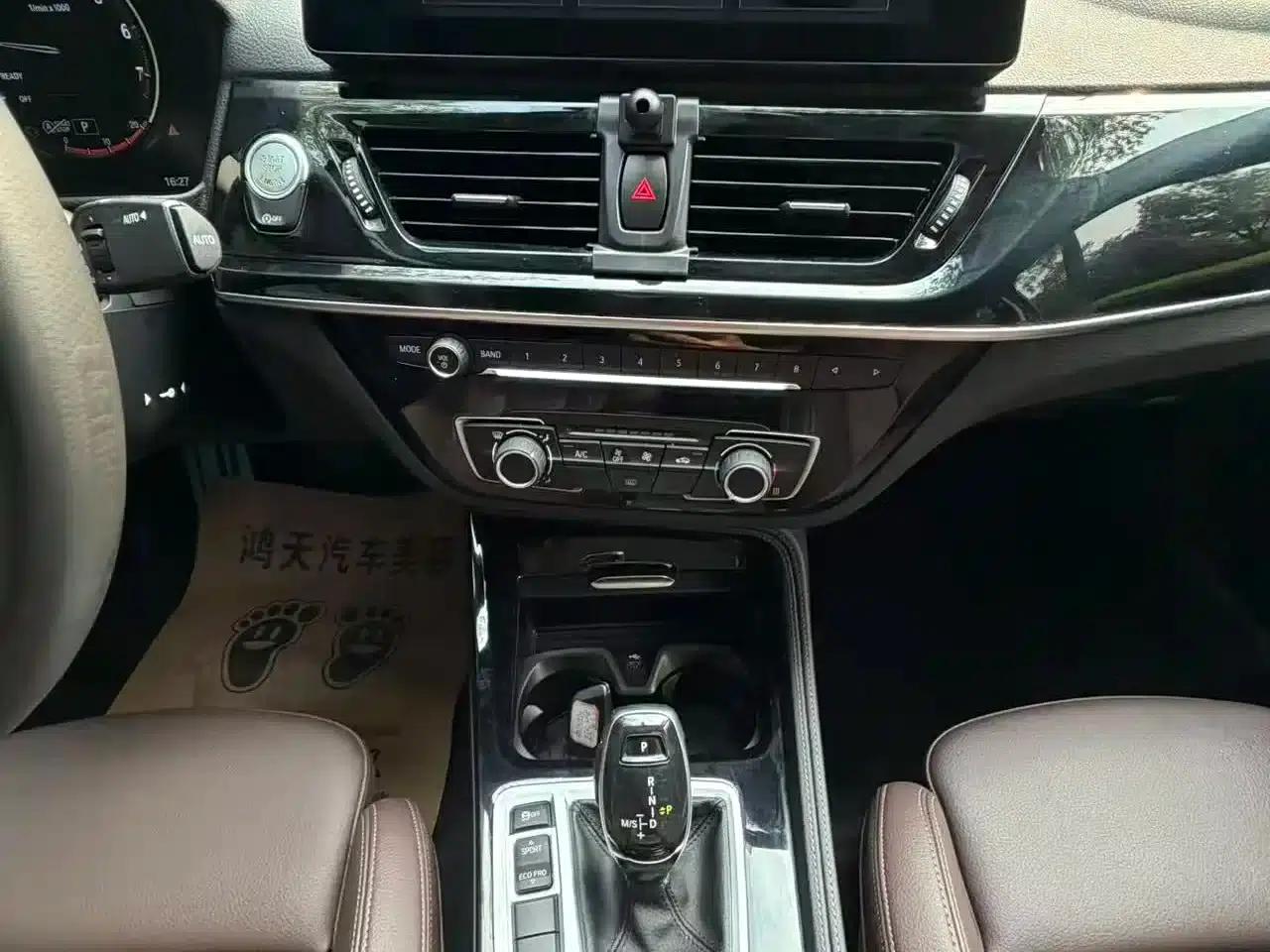 BMW 1 Series 2021 Facelift 125i M Sport Shadow Edition — миниатюра 11