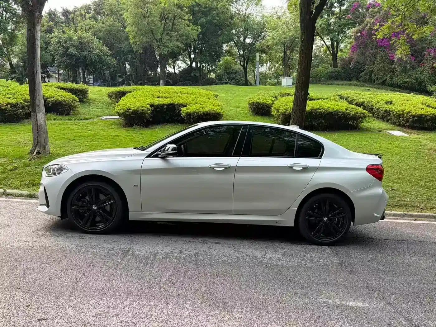BMW 1 Series 2021 Facelift 125i M Sport Shadow Edition — миниатюра 4