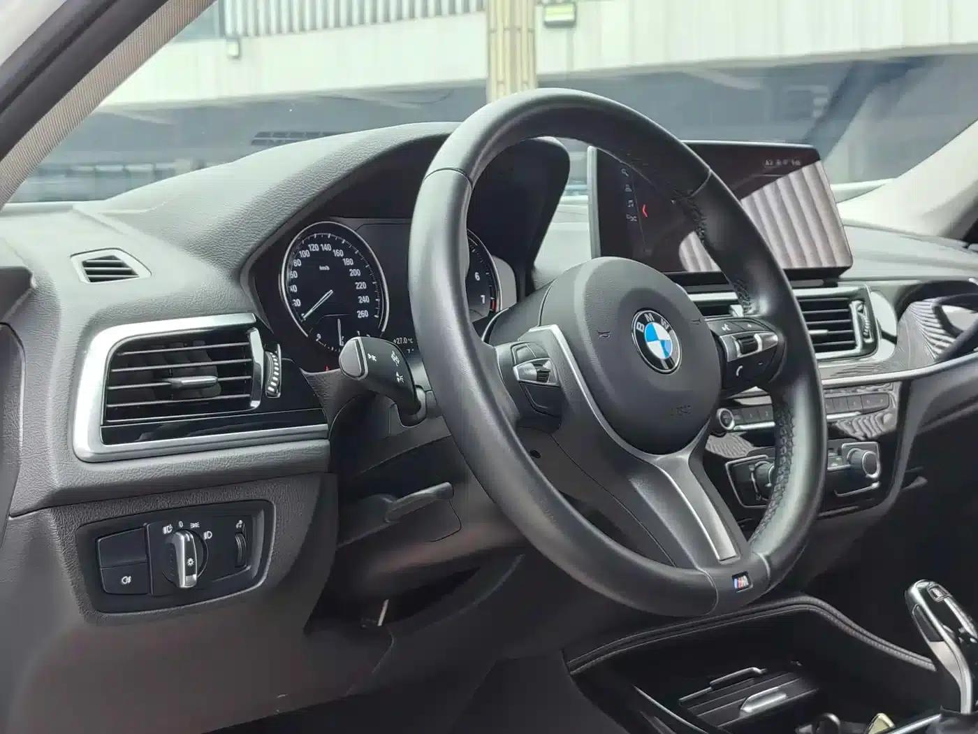 BMW 1 Series 2023 125i M Sport Shadow Edition — миниатюра 20
