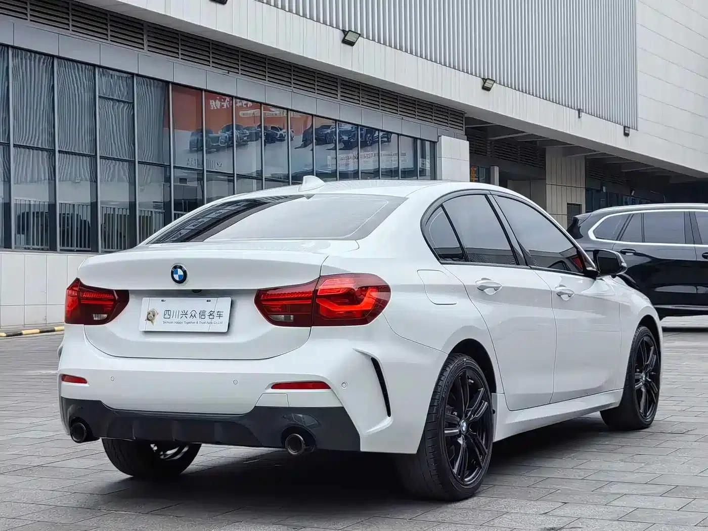 BMW 1 Series 2023 125i M Sport Shadow Edition — миниатюра 7
