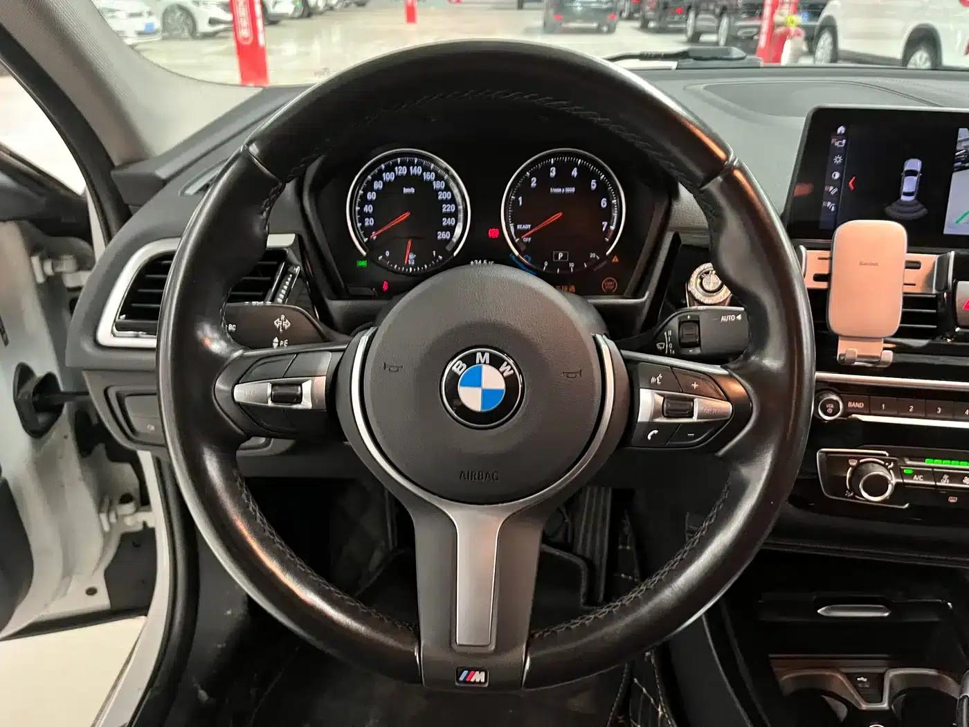 2021 BMW 1 Series 120i M Sport Shadow Edition — миниатюра 8