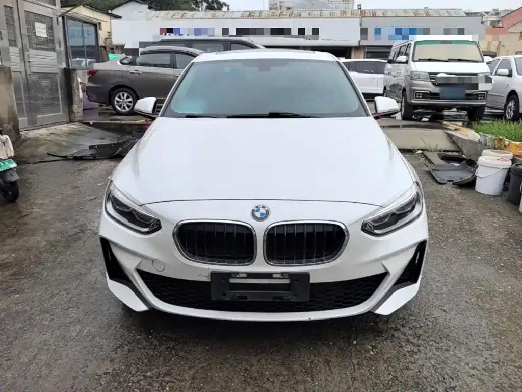 2020 BMW 1 Series 125i Leading M Sport Package — миниатюра 3