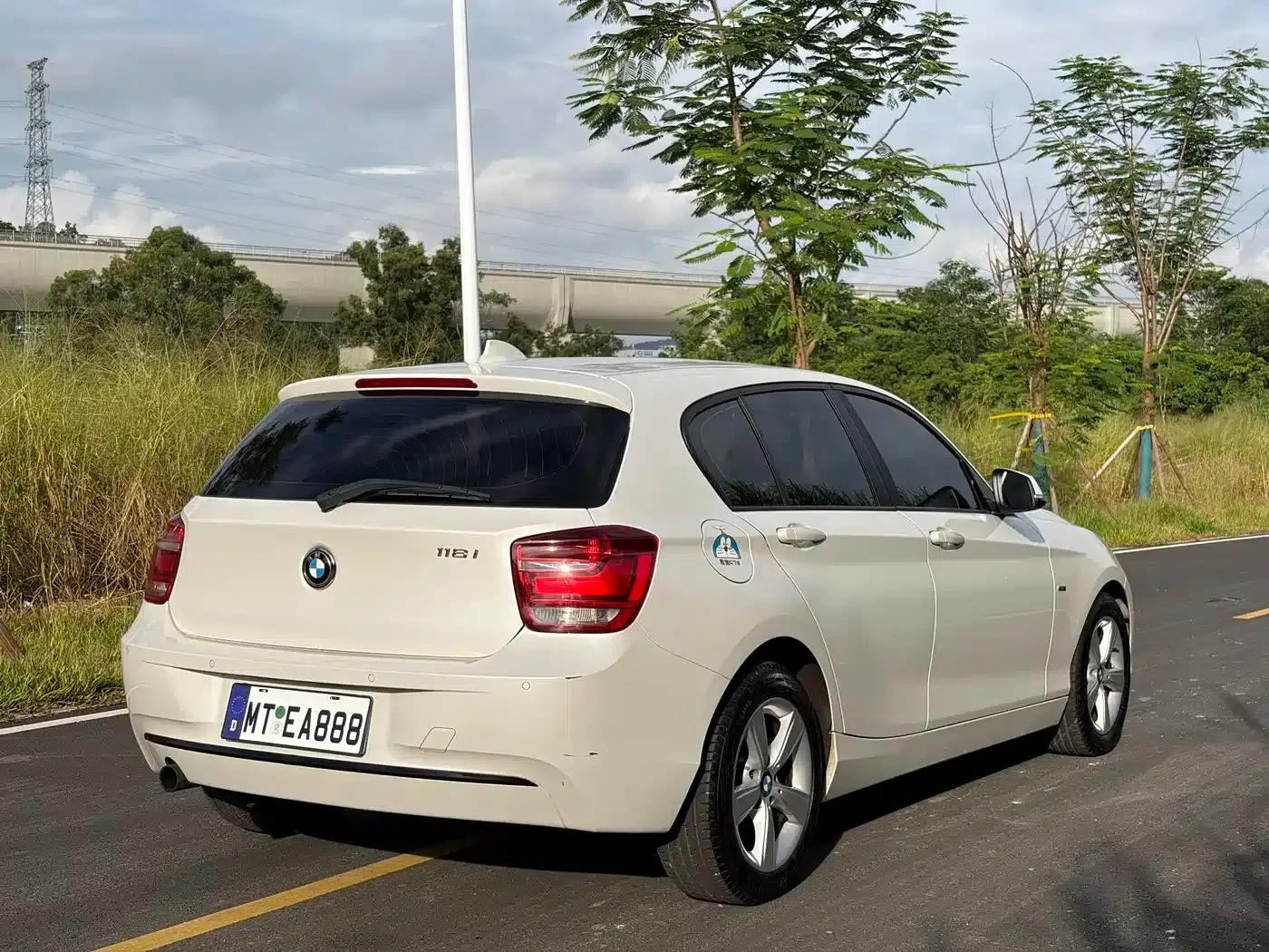 BMW 1 Series (Imported) 2013 Facelift 118i Sport — миниатюра 11