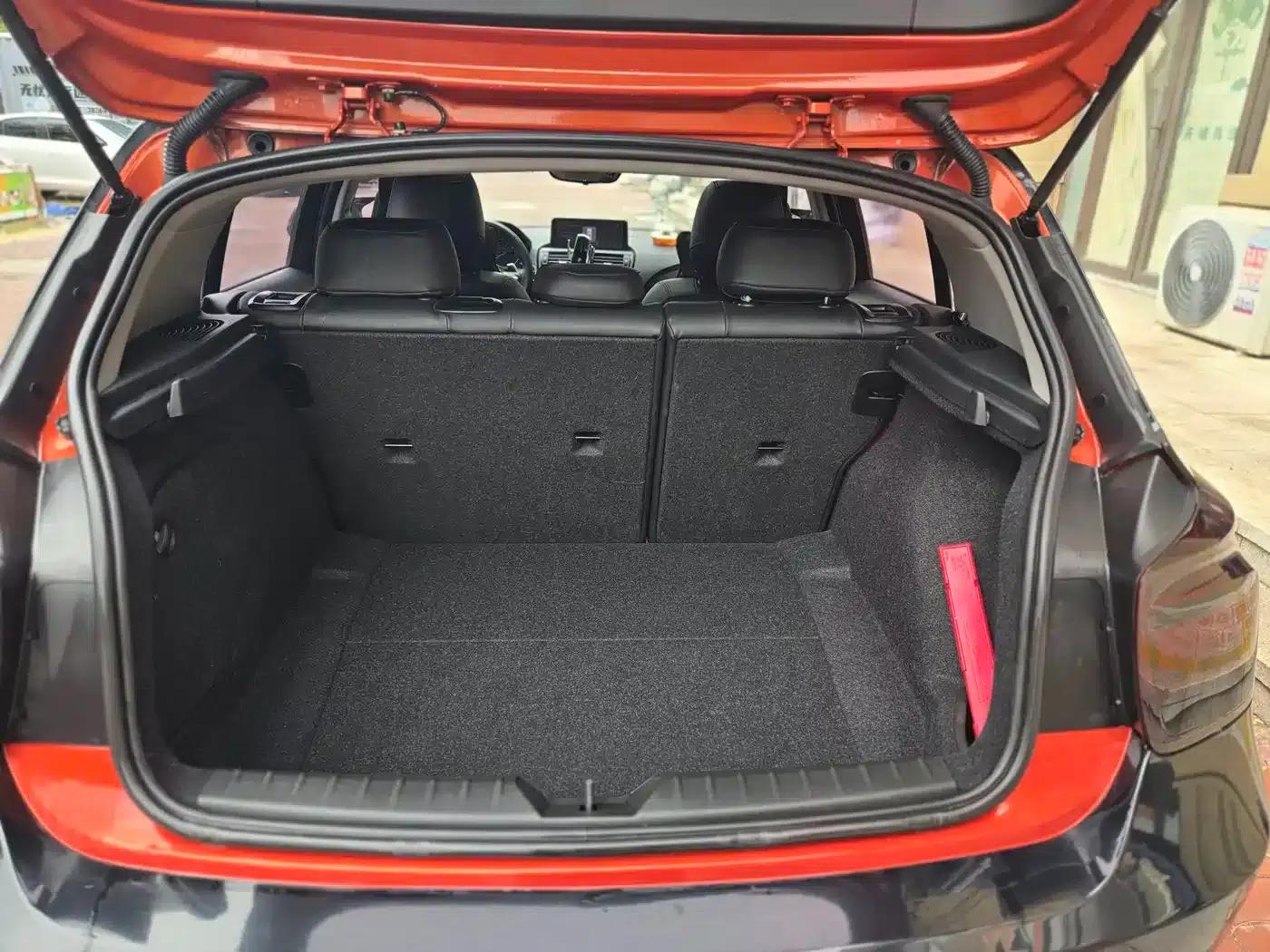 2013 BMW 1 Series (Imported) Facelift 118i Leading Edition — миниатюра 16
