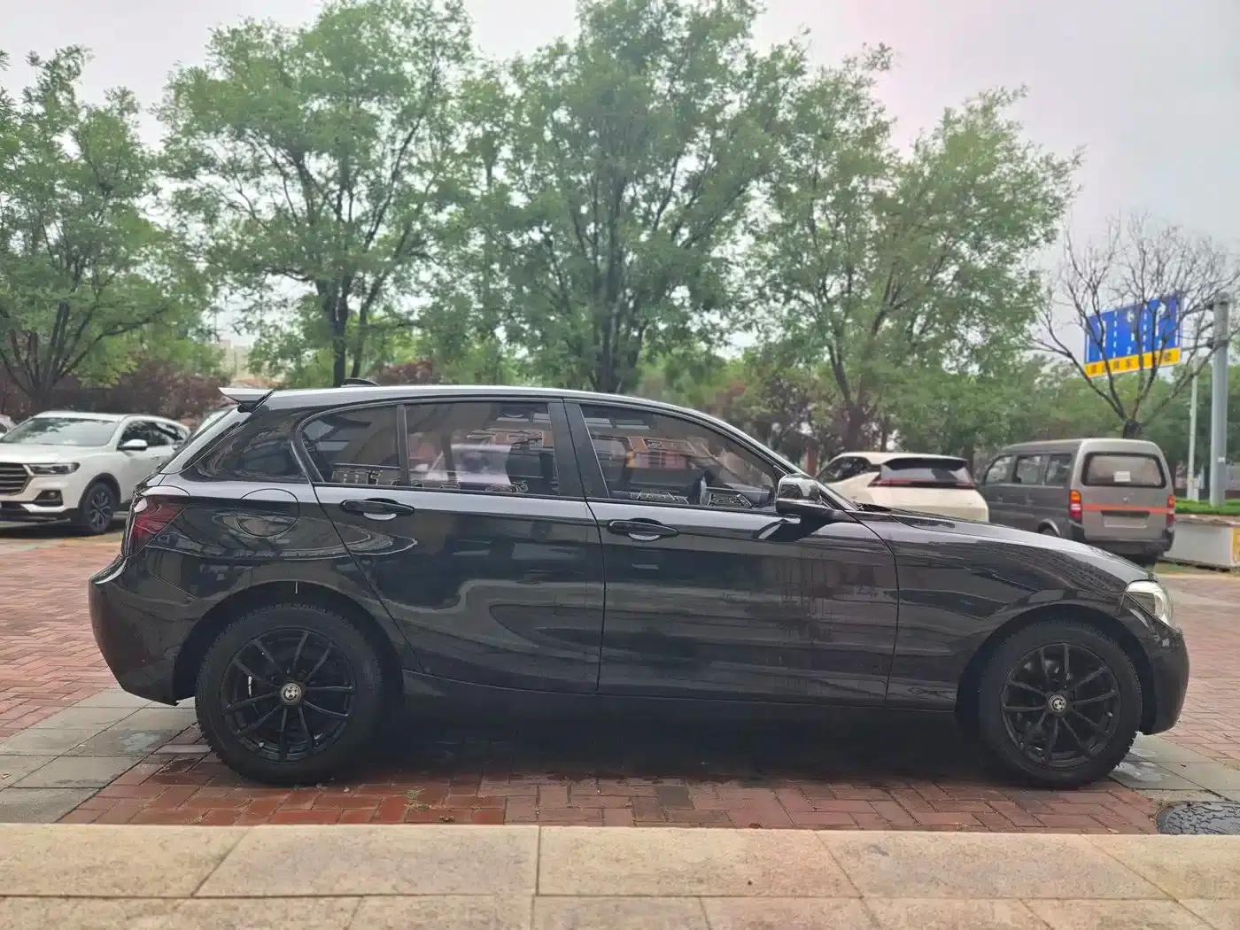 2013 BMW 1 Series (Imported) Facelift 118i Leading Edition — миниатюра 9