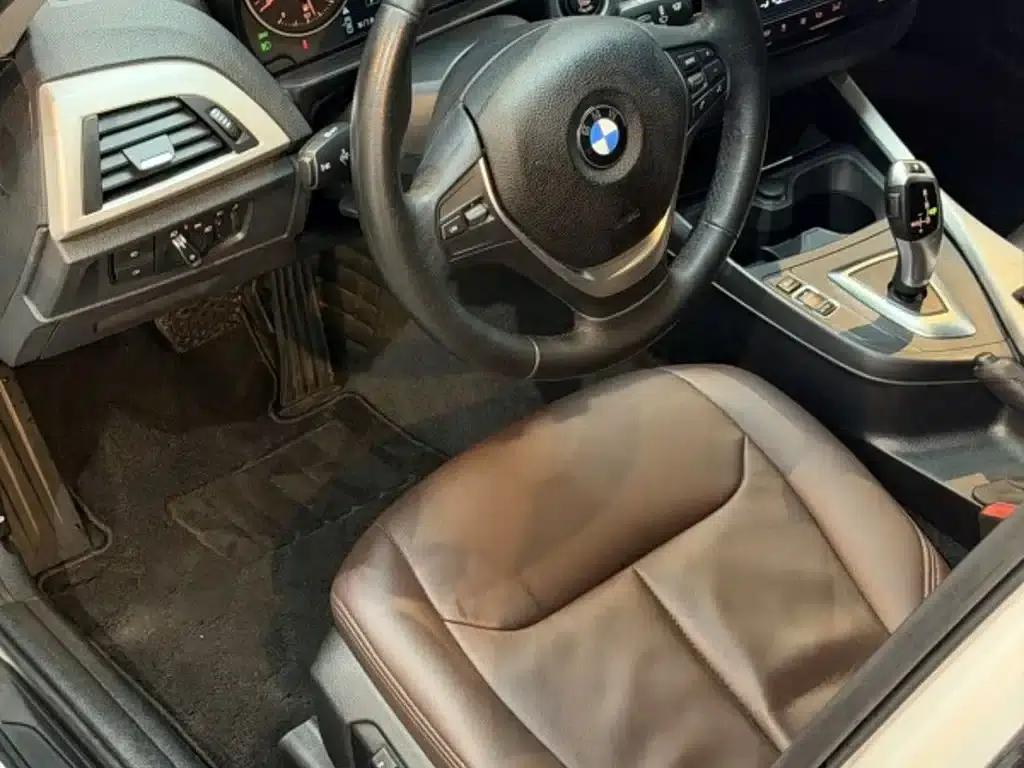 2016 BMW 1 Series Imported Model 120i Leading Edition — миниатюра 3