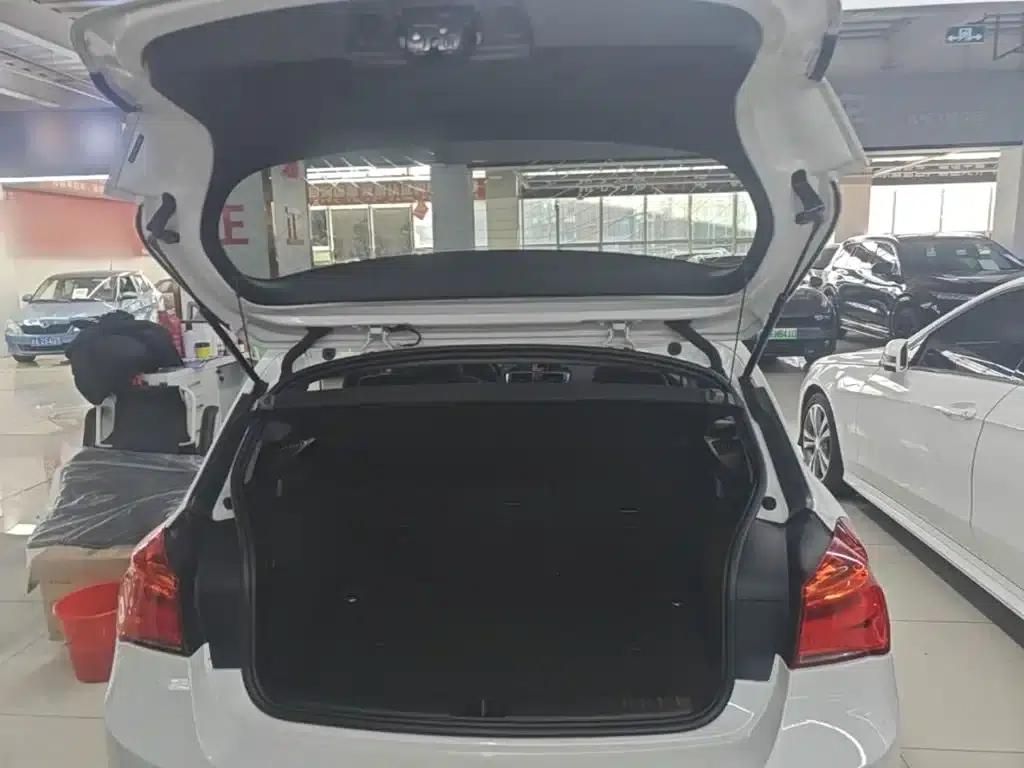 2015 BMW 1 Series Imported Model 120i Leading Edition — миниатюра 19