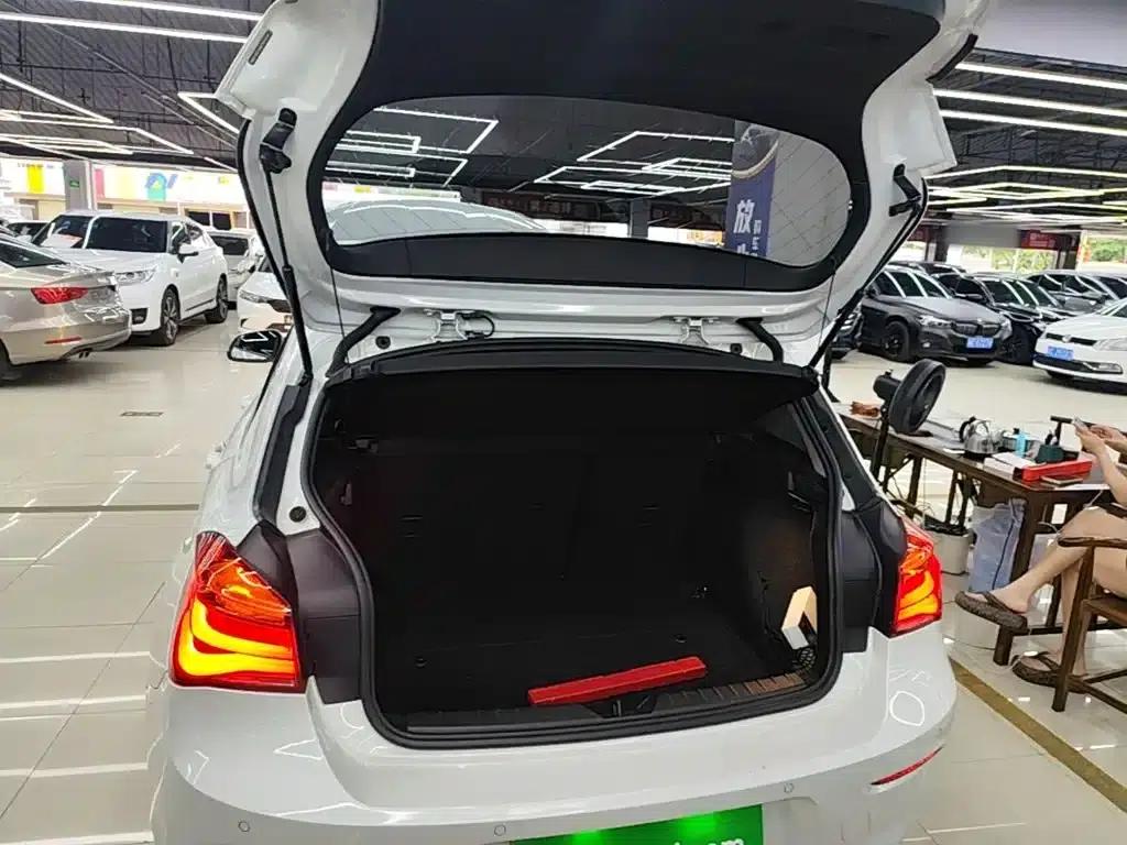 2018 BMW 1 Series Imported Model 118i Leading Edition — миниатюра 19