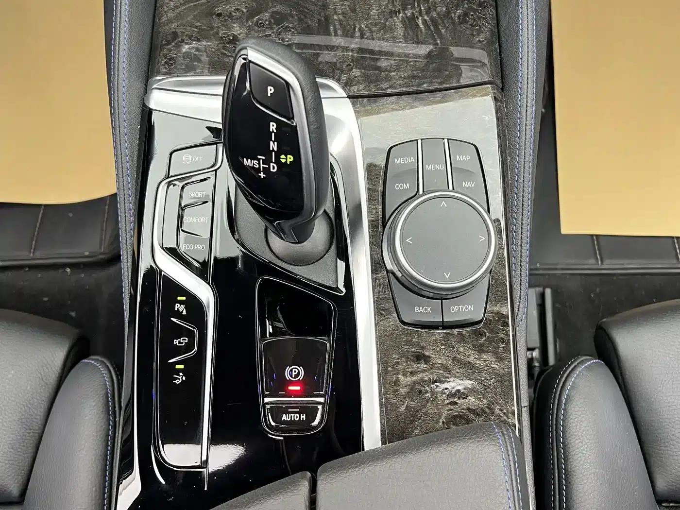 2021 BMW 6 Series GT Facelift 630i M Sport Package — миниатюра 24
