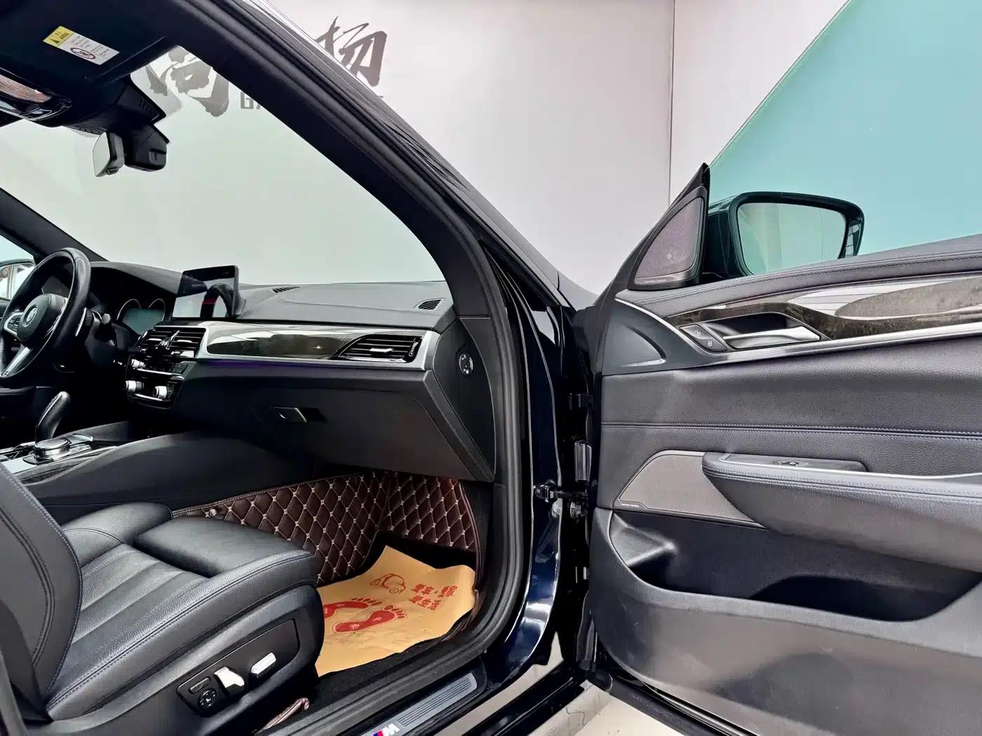 2019 BMW 6 Series GT 630i M Sport Package — миниатюра 14