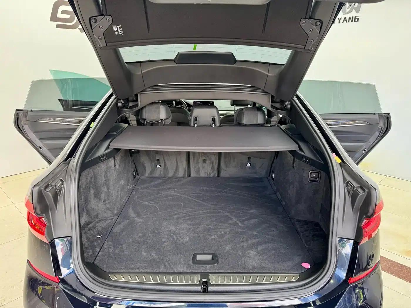 2019 BMW 6 Series GT 630i M Sport Package — миниатюра 24